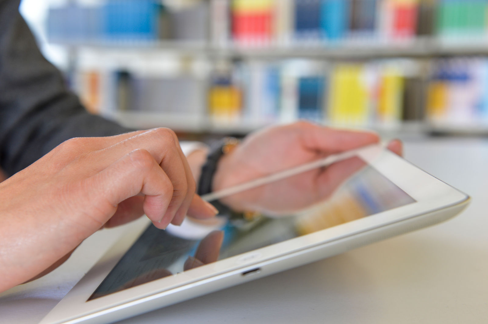 Cómo llevar el control de entrega de dotación laboral sin formatos en papel